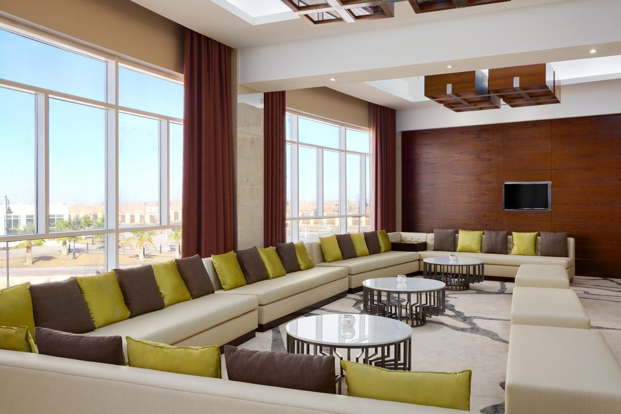 밀레니엄 호텔 헤일 하일 외부 사진 The lounge at the airport