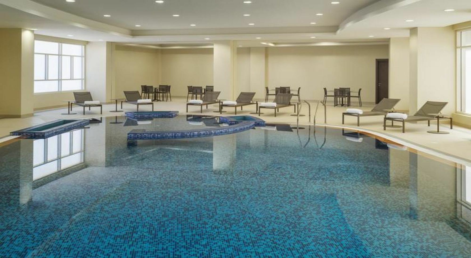 밀레니엄 호텔 헤일 하일 외부 사진 The swimming pool at the hotel